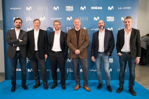 De izquierda a derecha: Alberto Sánchez-Cabezudo (creador de ‘La Zona’), José Antonio Félez (productor ejecutivo de ‘La Peste’), Sergio Oslé (Presidente de Movistar+), Michael Duncan (CEO de la unidad global de consumo de Telefónica), Jorge Sánchez-Cabezudo (creador de ‘La Zona’), y Domingo Corral (director de ficción de Movistar+).