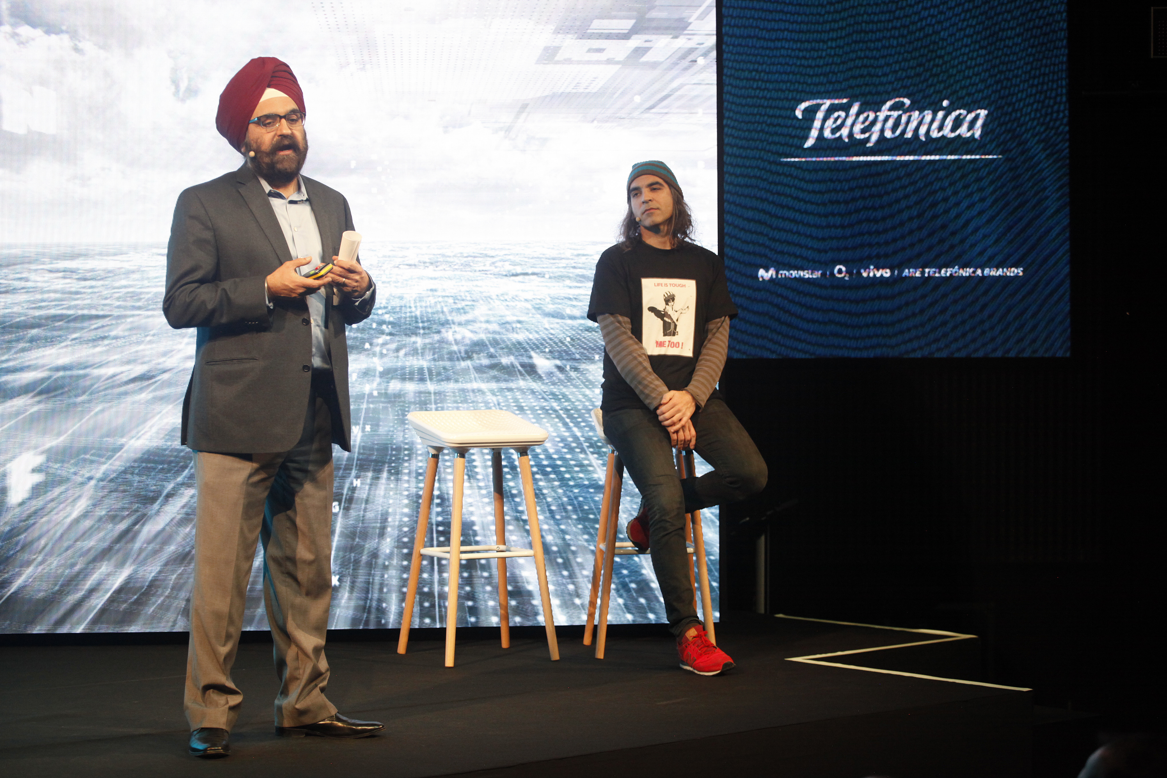 Gurpreet Singh Pall, VP del Ecosistema Global de Productos Bing y Cortana, y Chema Alonso, Chief Data Officer de Telefónica