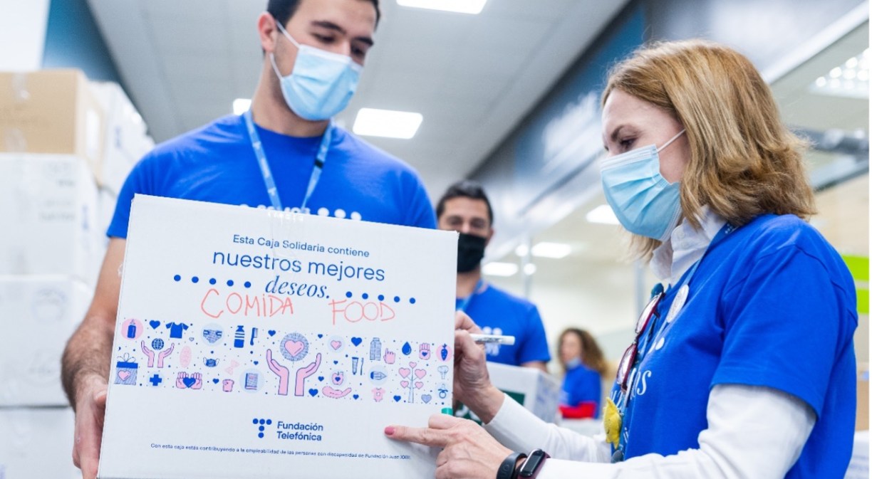 Voluntarios Telefónica organizan recogida de productos para enviar a Ucrania