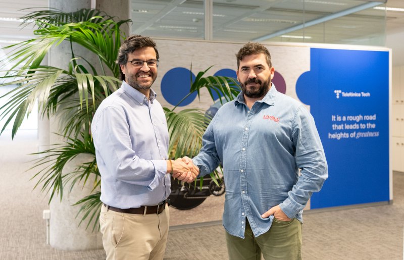 Gonzalo Martín-Villa, CEO de IoT y Big Data de Telefónica Tech, y Manu Marín, CEO de LIVALL Europe