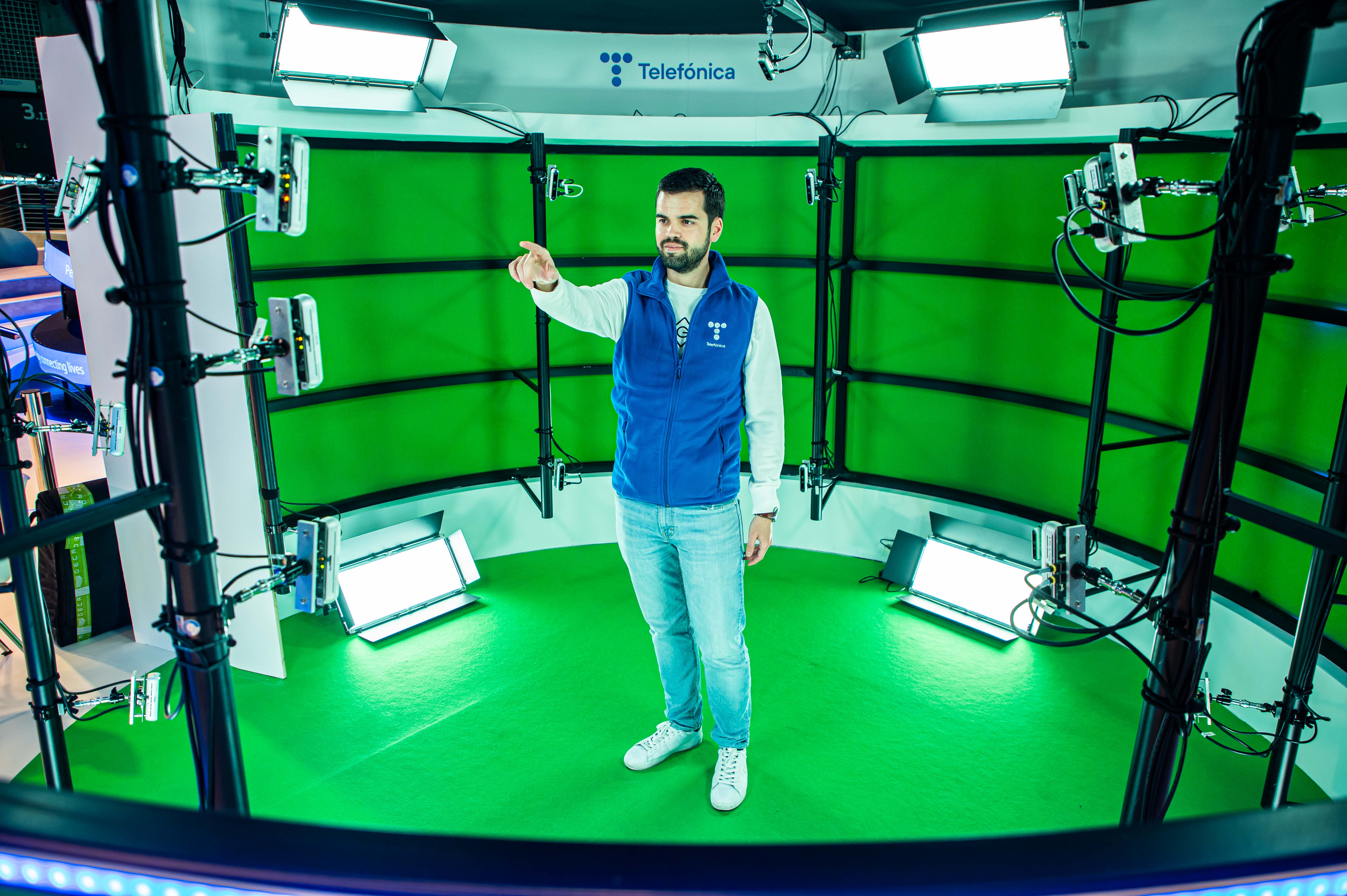 Making Holographic Telepresence Happen