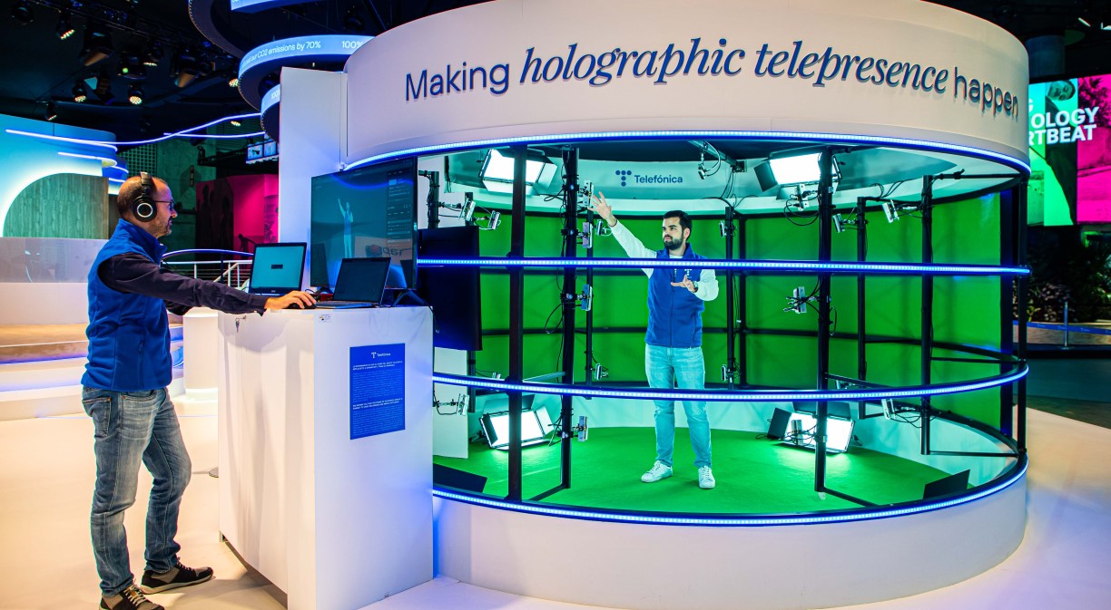 Telefónica exhibe su telepresencia holográfica con captura 3D en el MWC