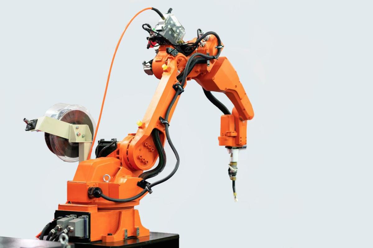 Los robots industriales son robots desarrollados para automatizar tareas de producción industrial, existen diferentes tipos según sus objetivos