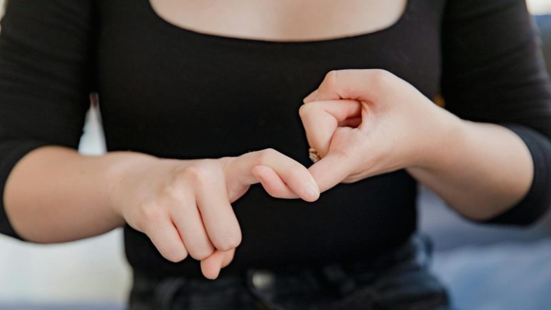 Funcionamiento del cerebro al aprender la lengua de signos.