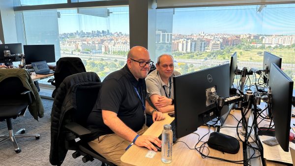 Descubre cómo es un día de trabajo para Pedro Morales, empleado de Telefónica. Conoce sus trucos para organizarse.