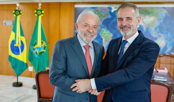 El presidente de Telefónica, Marc Murtra, junto con el presidente de Brasil, Luiz Inácio Lula da Silva