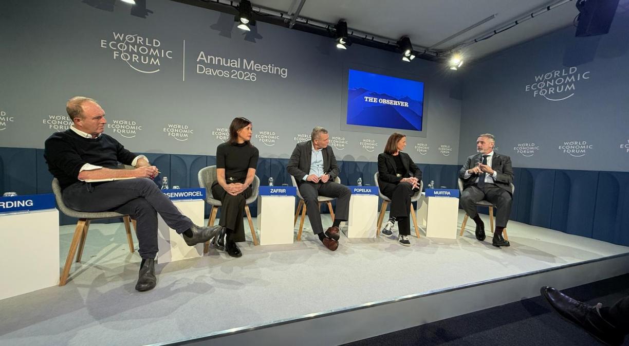 De izquierda a derecha: James Harding, editor jefe de 'The Observer'; Jessica Rosenworcel, directora Ejecutiva MIT Media Lab, Instituto Tecnológico de Massachusetts (MIT); Nadav Zafrir, director Ejecutivo Check Point Software Technologies Ltd; Jill Popelka, directora Ejecutiva Darktrace Holdings Limited, y Marc Murtra, presidente de Telefónica.