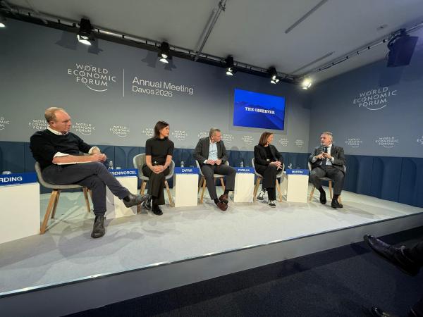 De izquierda a derecha: James Harding, editor jefe de 'The Observer'; Jessica Rosenworcel, directora Ejecutiva MIT Media Lab, Instituto Tecnológico de Massachusetts (MIT); Nadav Zafrir, director Ejecutivo Check Point Software Technologies Ltd; Jill Popelka, directora Ejecutiva Darktrace Holdings Limited, y Marc Murtra, presidente de Telefónica.