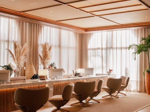 Lobby de un hotel en Marbella de la cadena hotelera Meliá